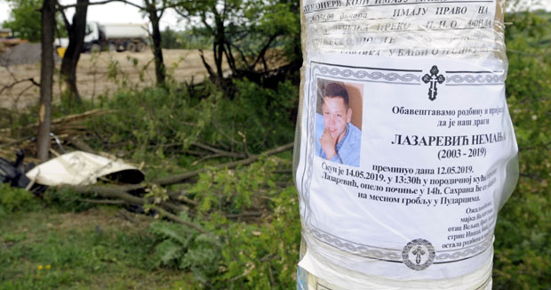 МАЈКА НАСТРАДАЛОГ ТИНЕЈЏЕРА: Ово је велика трагедија, нема сам од туге